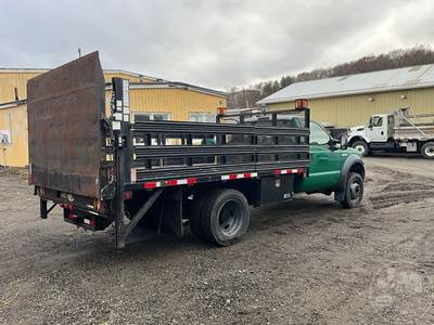 Ford F-550 Flatbed Truck