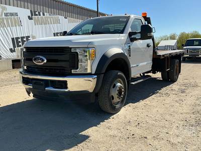 Ford F-550 Flatbed Truck