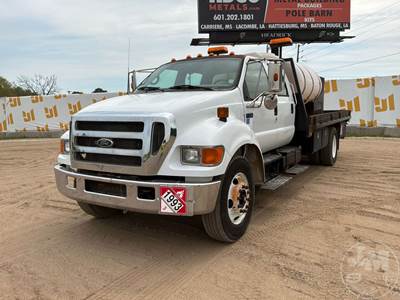 Ford F-750 XL Flatbed Truck