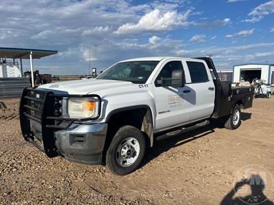 GMC 2500HD Flatbed Truck
