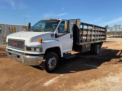 GMC C5500 Flatbed Truck