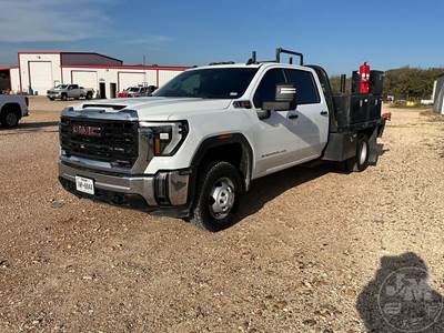 GMC SIERRA 3500HD DUALLY Flatbed Truck