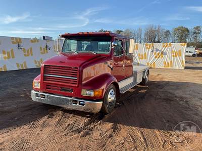 International 4500/4700 LPX Flatbed Truck