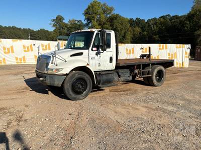 International MA025 Flatbed Truck