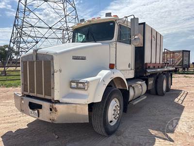 Kenworth T800 Flatbed Truck