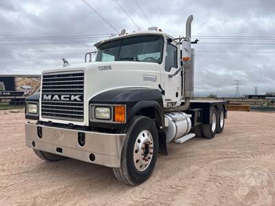 Mack CHN613 6X4 Flatbed Truck