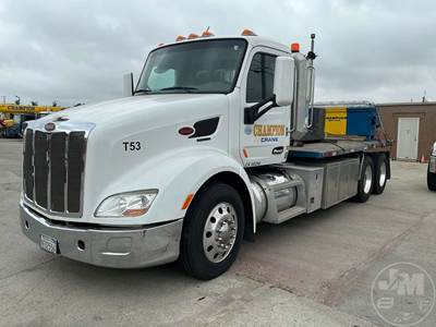 Peterbilt 579 Flatbed Truck