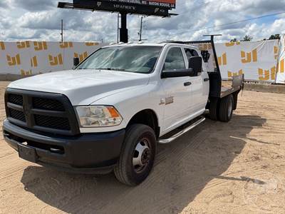RAM 3500 Flatbed Truck
