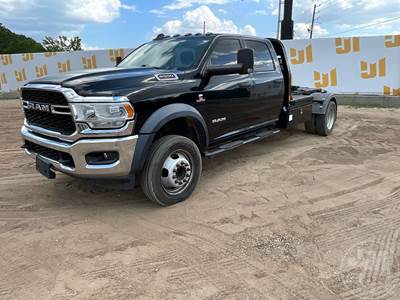 RAM 5500 Flatbed Truck