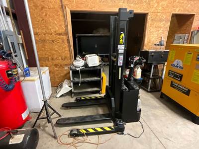 Vestil S-62-FA Forklift