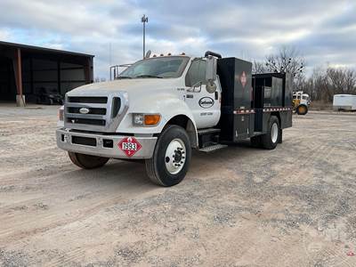 Ford F-750 Fuel & Lube Truck