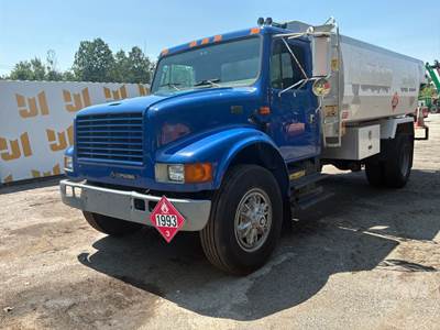 International 4900 Fuel & Lube Truck