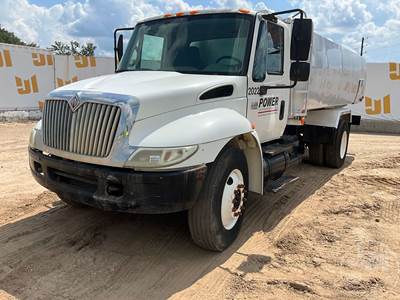 International MA035 Fuel & Lube Truck