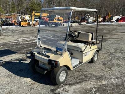 Club Car Golf CarT, Electric, White, 4 Seat, Plug In Charger, ***No Title, Bill