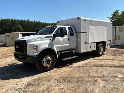Ford F-750 Grapple Truck