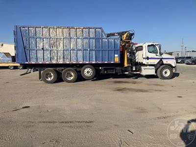 Freightliner 114SD Grapple Truck