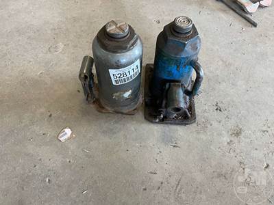 QTY Of 2 Bottle Jacks,