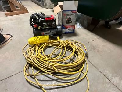 Air Compressor 2GAL Portable W/ Extension Cord, Â Electric***Located In Anderson