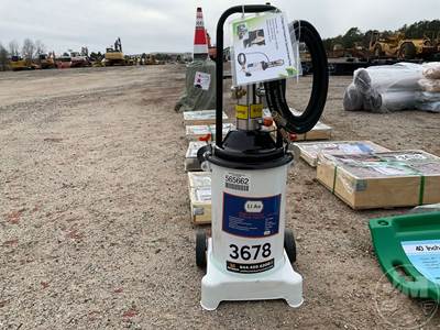 Unused Pneumatic Grease Gun, 3.17 Gallon High Pressure Pneumatic Grease Gun