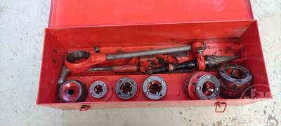 Ridgid Hand Held Pipe Threader W/Dies, Carry Case