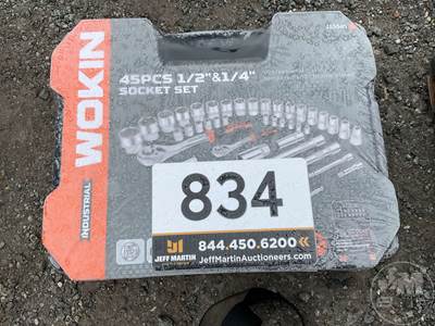 45PCS 1/2"& 1/4" Socket Set