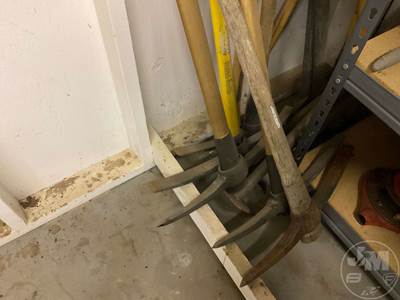 Pick Ax, QTY (6) Pick Ax