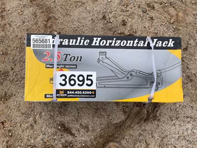 Unused Hydralic Jack, 2.5 Ton Hydraulic Jack ***Located In Picture Pad