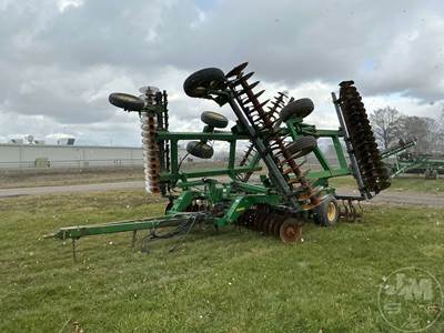 John Deere Disc Harrow, Disc, Pull Type, 32FT/DiscS Measure 19-21 Inches