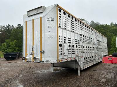 Merritt Gold Line Horse Trailer