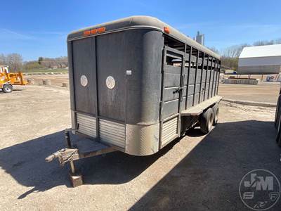 PRO-LINE Horse Trailer