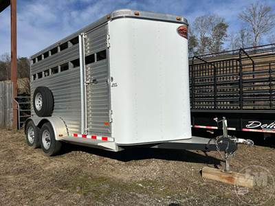 Sundowner SUNLITE Horse Trailer