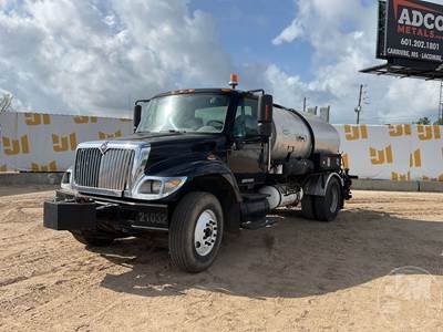 International 7300 Hot Oil / Asphalt Distributor Truck