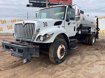 International 7300 SBA 4X2 Hot Oil / Asphalt Distributor Truck