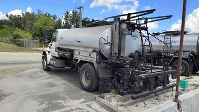 International MA025 Hot Oil / Asphalt Distributor Truck