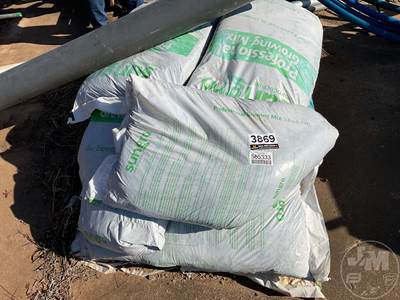 QTY OF SUNGRO PROFESSIONAL GROWING MIX