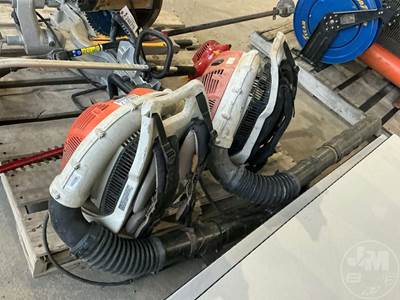 (1) Stihl BR550 Gas Backpack Blower, (1) Inop Stihl Backpack Blower