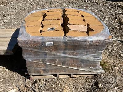 Pallet Of 12â€ Split Retaining Wall, Â