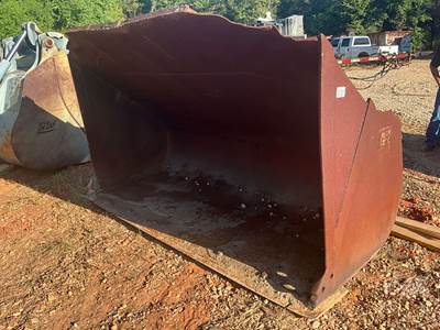 Used Caterpillar 115" Bucket to Fit 950G Loader