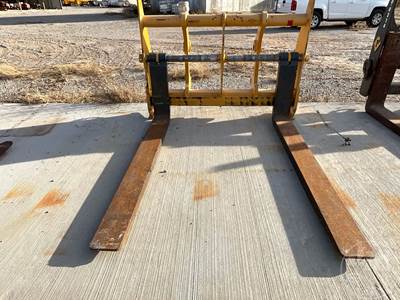 John Deere 444-624 Loader