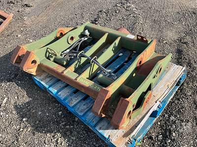 Used Hydraulic Coupler to Fit John Deere 624K Loader