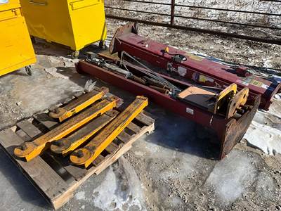 Mohawk A-7 Material Lift