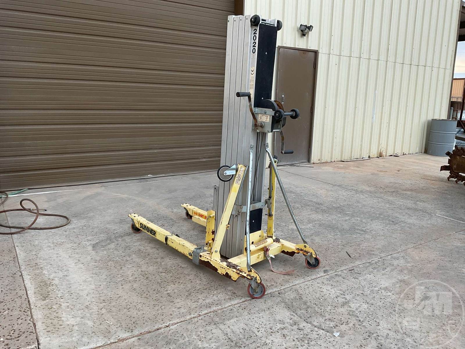 Sumner 2020 Material Lift For Sale Odessa, TX 338032