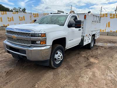 Chevrolet Silverado 3500HD Mechanic / Service Truck