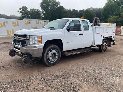 Chevrolet Silverado Mechanic / Service Truck