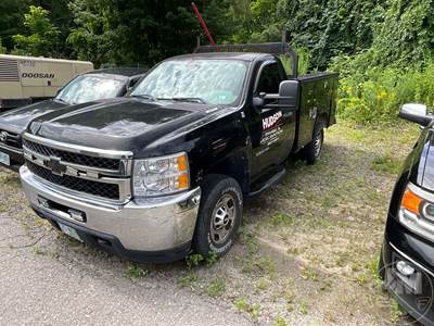 Chevrolet Silverado Mechanic / Service Truck
