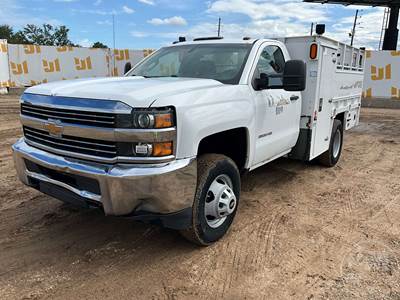 Chevrolet Silverado Mechanic / Service Truck
