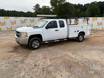 Chevrolet Silverado Mechanic / Service Truck
