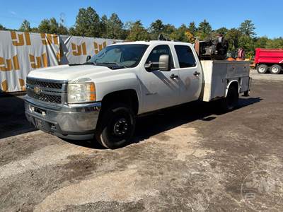Chevrolet Silverado Mechanic / Service Truck