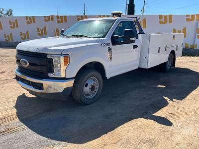 Ford F-350 XL Mechanic / Service Truck