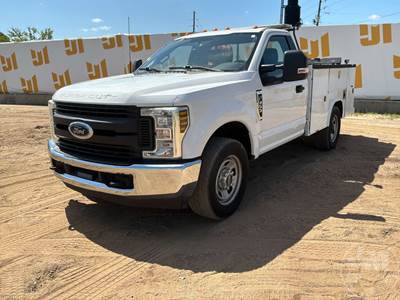 Ford F-350 XL Mechanic / Service Truck